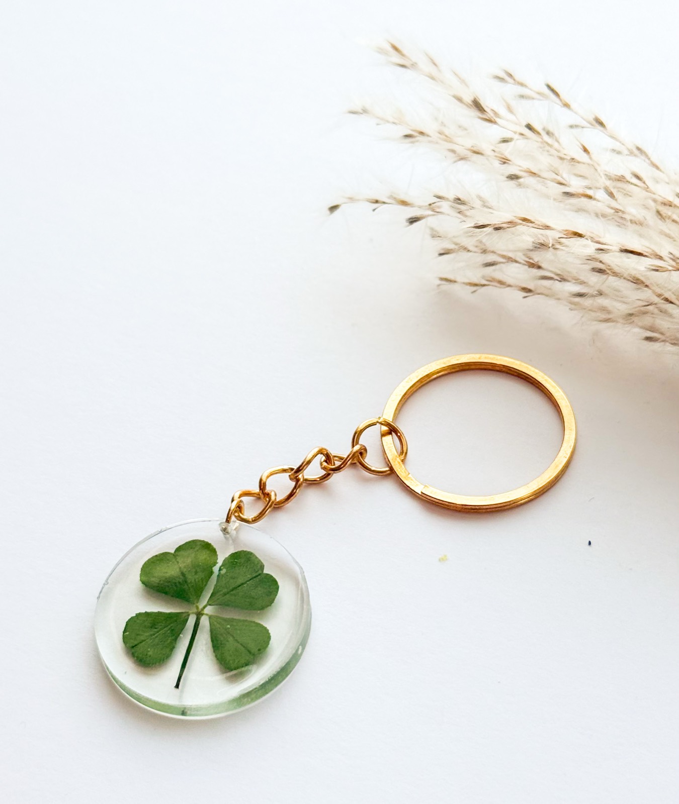 Clear circle keychain